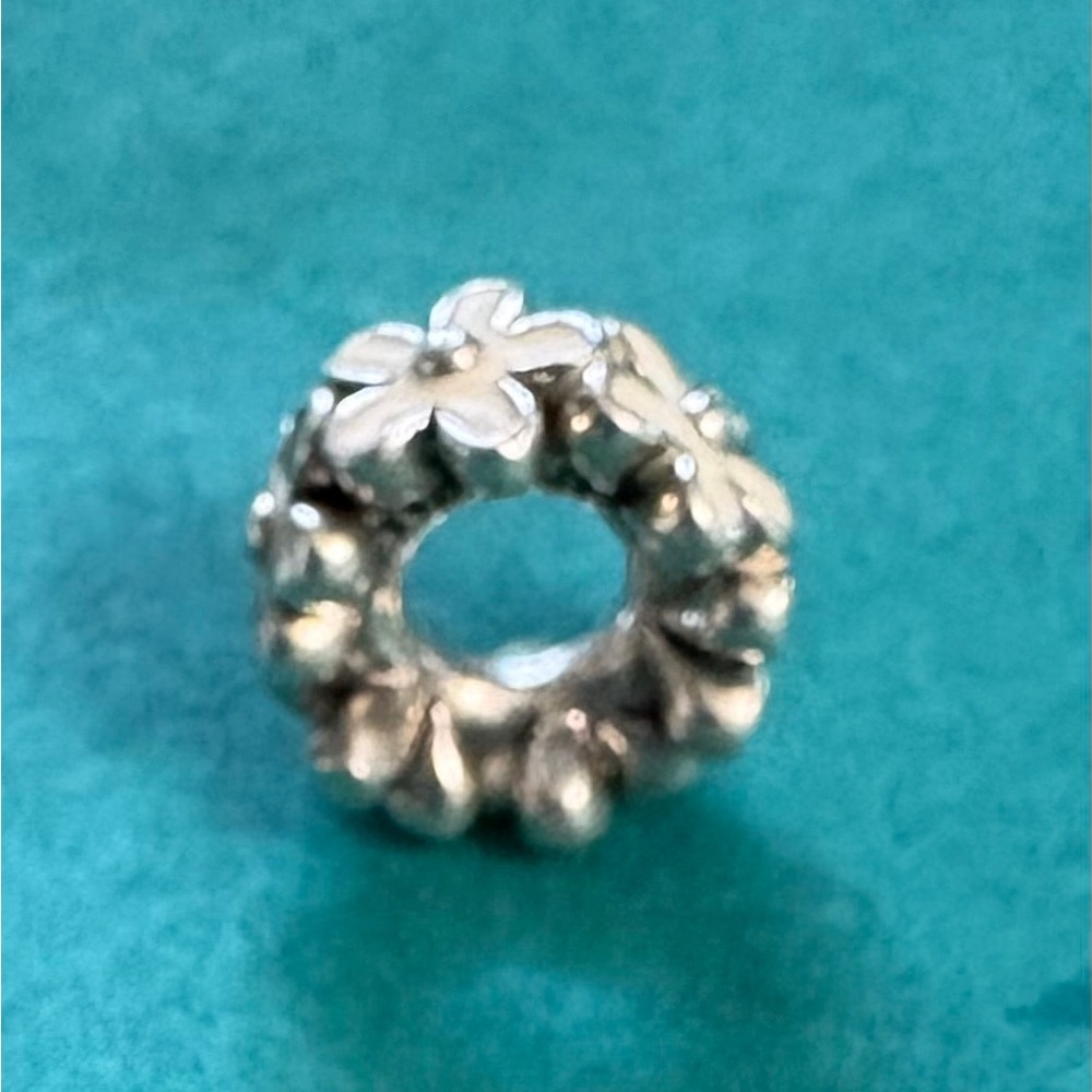 Retired Pandora Darling Daisies Spacer Charm with White Enamel Sterling Silver - Picture 2 of 4